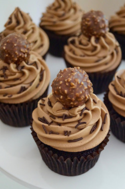 foodsforus:    Nutella Cupcakes   