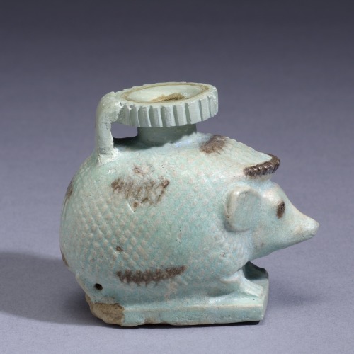 dionyzines: Greco-Egyptian aryballos in the form of a hedgehog, 6th-5th century BCE (flask for perfu