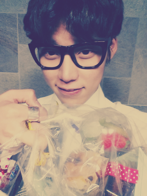 his-torybegins:  [TWITTER] 140131 @_jangyijeong:  우리 스토리아들이 히스토리