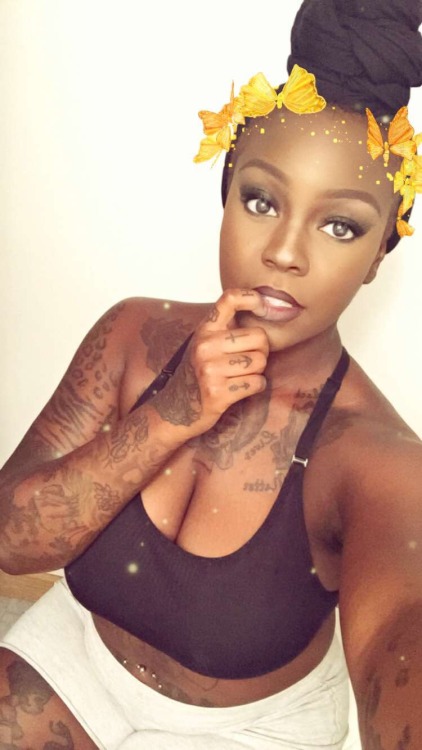 insecure-beautyy:  Inner peace and Self confidence at its finest . 👑