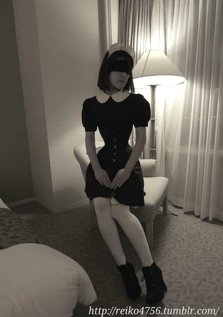 reiko4756:  メイド服とコルセットと鎖 1♡   Housemaid clothes, corset