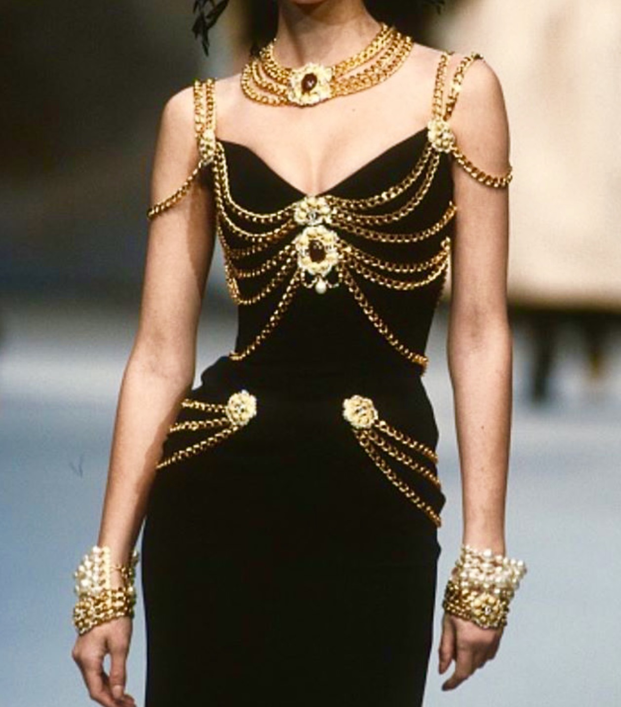 savanna:  vlada-sasha-natasha: Chanel Couture 1992 Sailor Pluto wore this. 