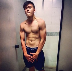 yumyumasianhunks:  yum yum Asian hunks. check