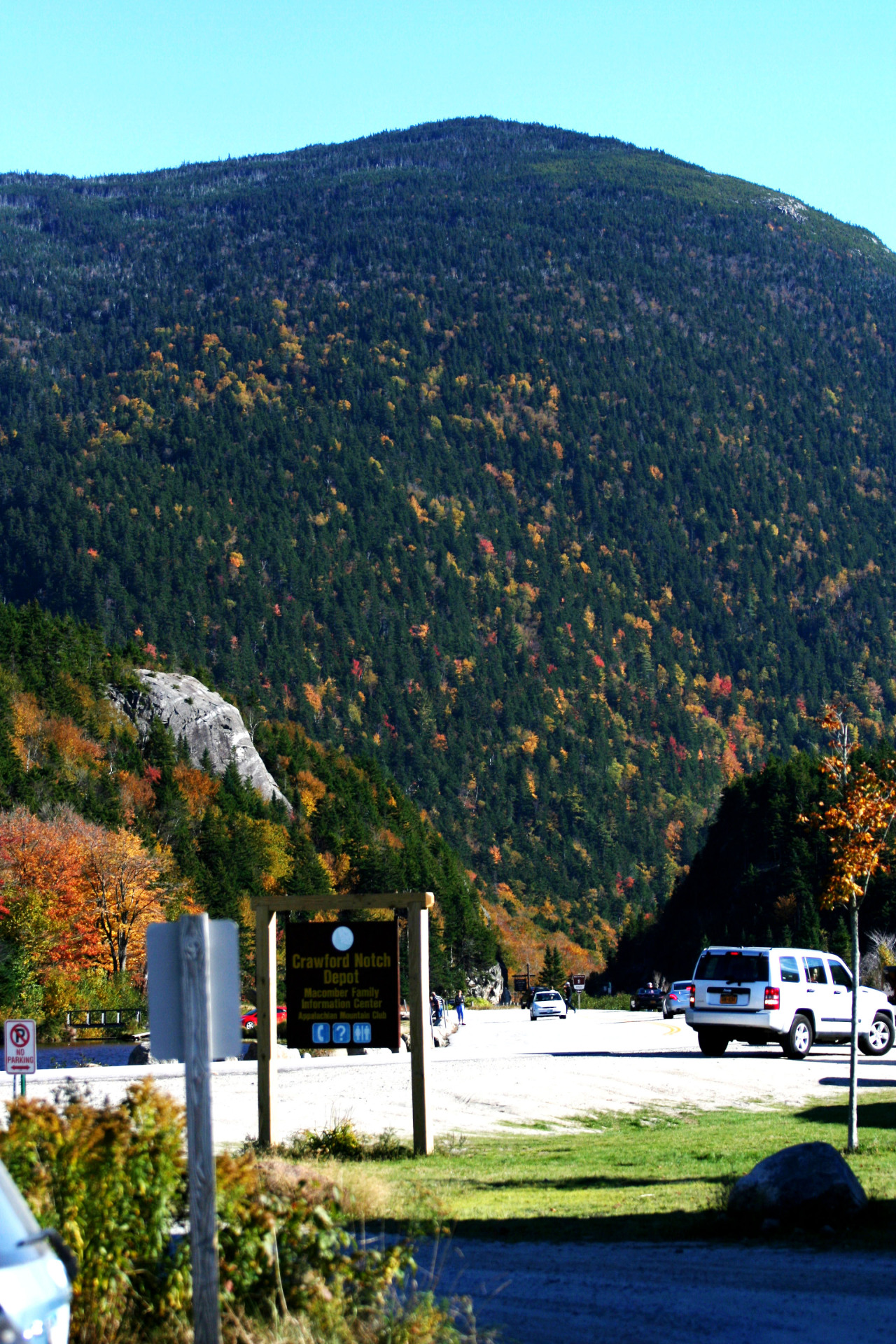 creative-owlette:  The last of my “autumn in New Hampshire 2013” photos 
