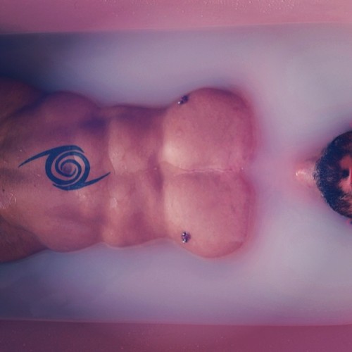 Shot by @trottbags #milk #bath #pecs #tattoo #muscle #gay #iamgay #nips #piercings #abs #gayguy #bea