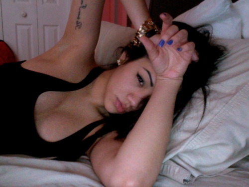 shesbombb:  F0LL0W US ON INSTAGRAM FOR MORE PICS ;)»» http://www.instagram.com/SHESSBOMBB «« 