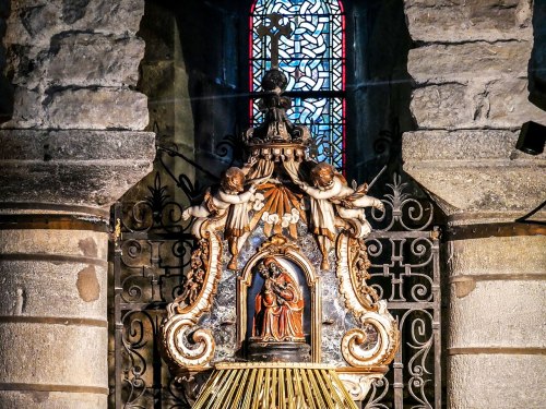 ars-videndi:The crypt of Basilique Notre-Dame-du-Port, Clermont-Ferrand, AuvergneNotre-Dame-du-Port 