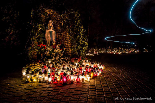 lamus-dworski:Cemetery in Żabikowo, Poland, illuminated with thousands of grave candles for the 1st 