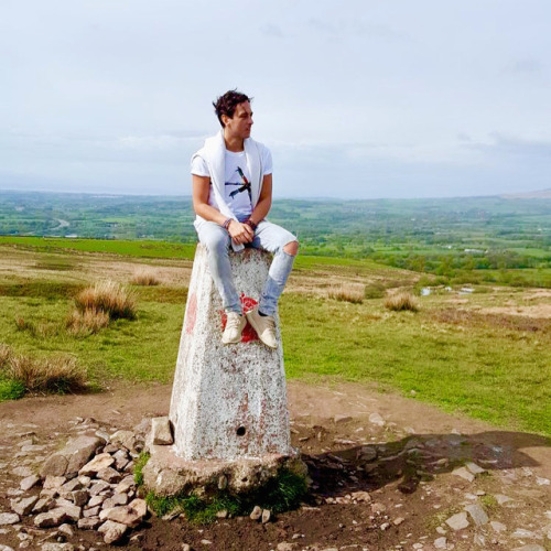 Getting some #nature. Back to source. #NickyNook #countryside #yoga #headstand #inversions (at Wyres