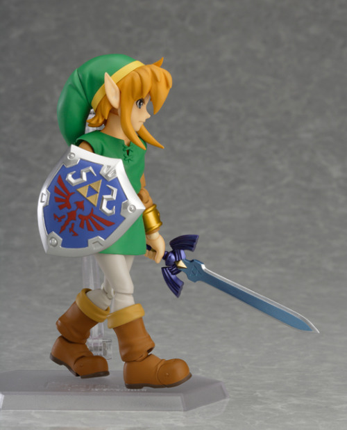 rock10zxa:  muhplastic:  figma A Link Between Worlds Link DX Version  damit gsc shop exclusives but i still hella need   I need!