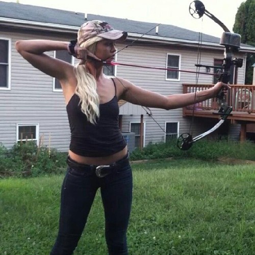 girlsofbowhunting: #girlsofbowhunting www.girlsofbowhunting.com/cms/index.php/onlineplayer