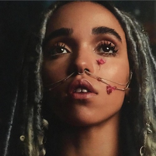 She so dope @fkatwigs #2FroChicks #FKAtwigs #Dope #Artist #Singer #BlackGirlsAreLit