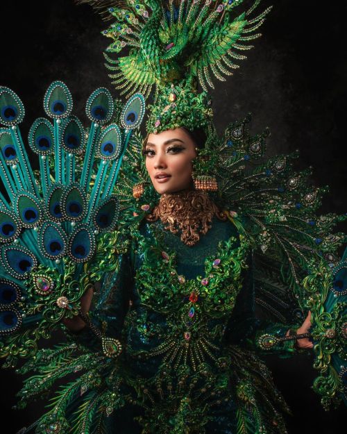 themakeupbrush: Miss Universe Indonesia 2022 National Costume Contest Entry, inspired by the green p