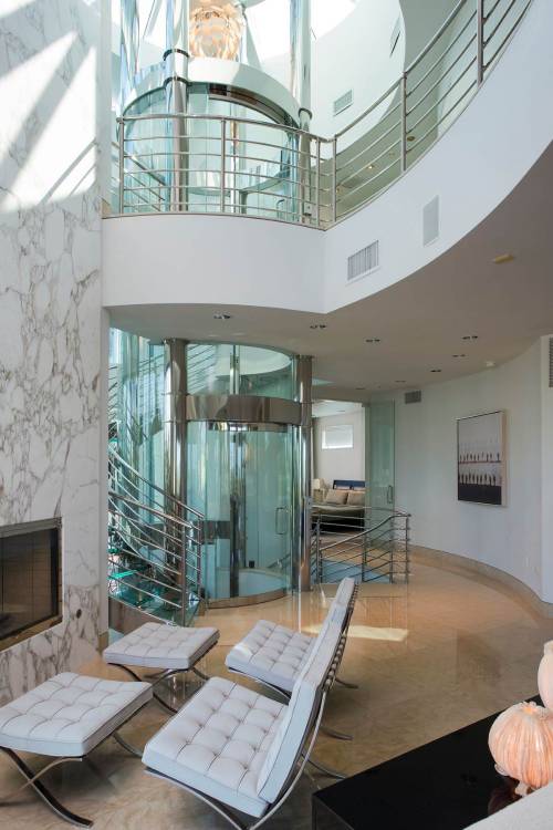 St Pete Beach Florida home with glass elevator and stairs [1200 x 1800]