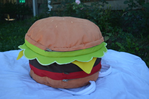 briedoof:  CHEESEBURGER BACKPACK IS FINALLY DONE. Not that I was really talking about it much at all