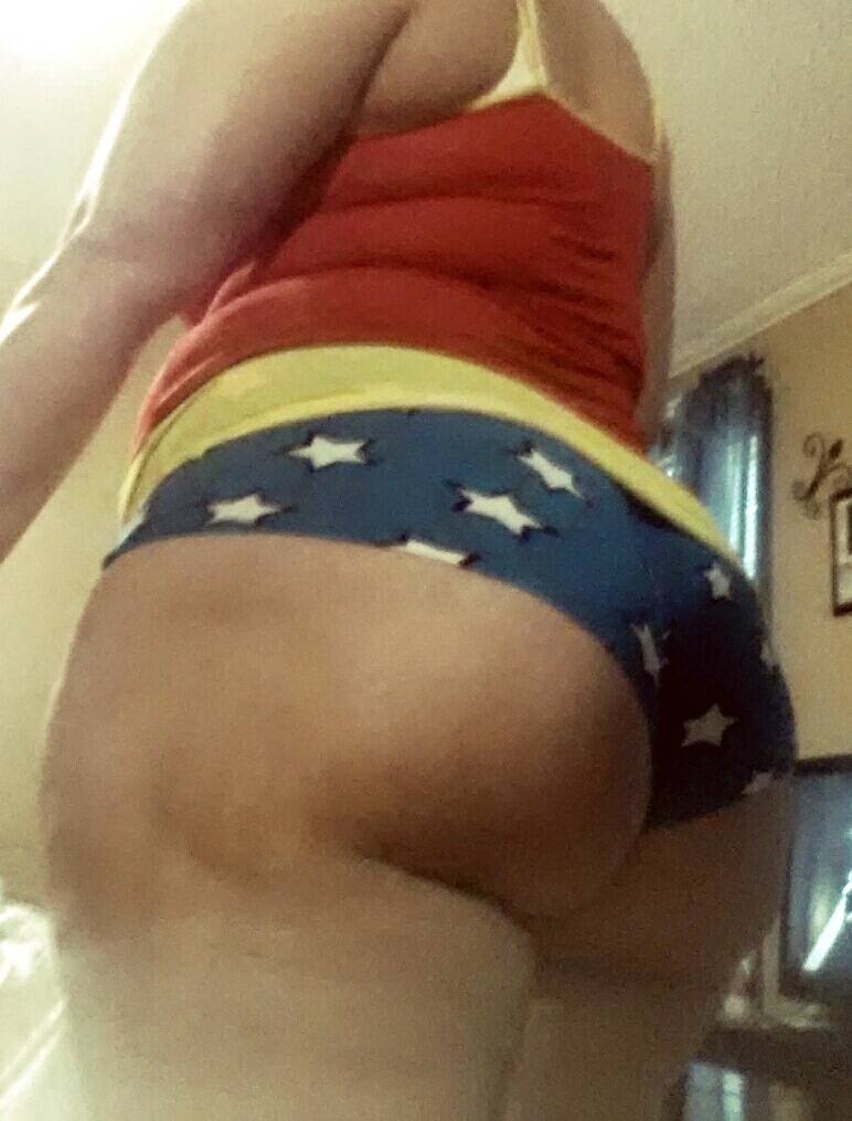 harleyquinnsmissconduct:Got a request for a full size version of my wonder woman