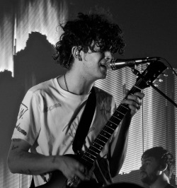 sincerityisscary:Lostmyhead // The 1975Cardiff 22 December