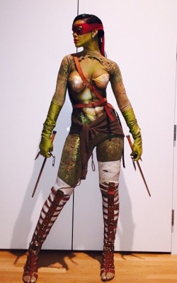 hellyeahrihannafenty:  Rihanna as a Teenage Mutant Ninja Turtle 