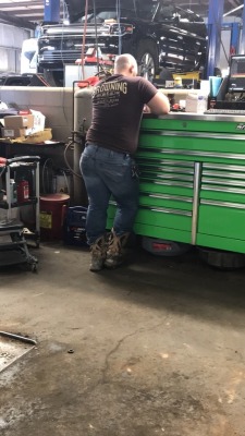 roughnecktx91:  fordtechtx:That assMy ass