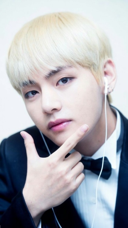 yyunggi - Blonde Taehyung Wallpapers Please like & reblog...