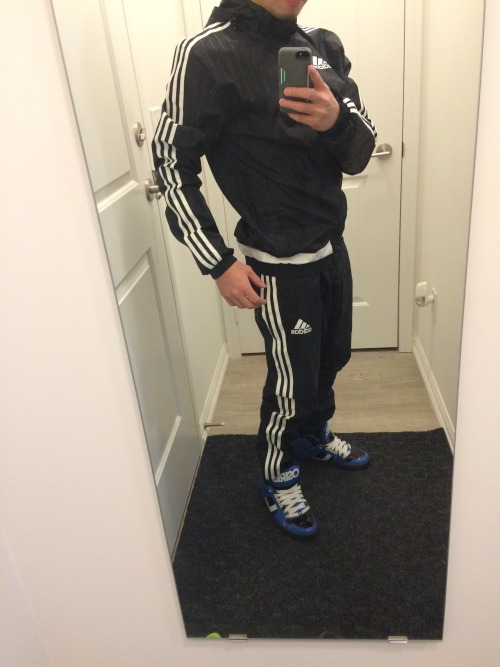 sonyvaiow:Rocking my adidas tracksuit and OsirisM.I.S Men in Shorts sexymeninshorts.tumblr.co