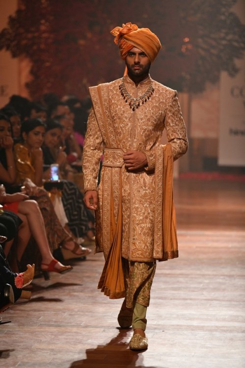 menandfashion:TARUN TAHILIANI2019 collectionINDIA COUTURE WEEK