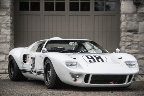 captain-sva-me:  Ford GT40 Lightweight Race porn pictures