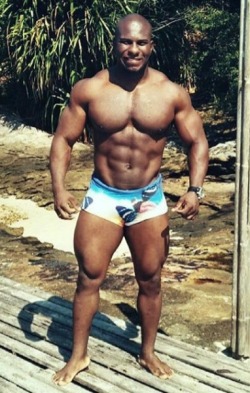 THICK MUSCLE LOVE