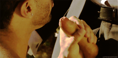 2gagthefag:  leprinceofsins:  Flex gagging on Ronnie Bonanova’s dick (@MenAtPlay)  Follow gag the fag SIRhttp://2gagthefag.tumblr.com gagthefag@yahoo.comTHANK YOU SIR for allowing me to serve YOU!