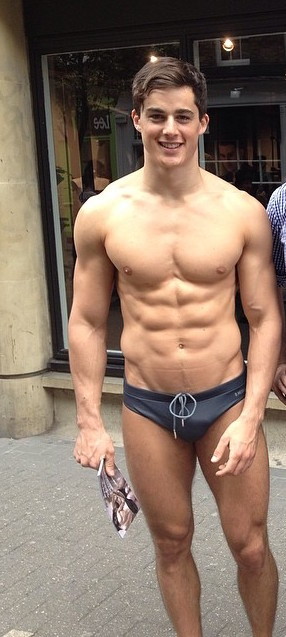 alanpalmsprings:  sinrumbofijogay:Pietro Boselli  Like what you see? Please follow
