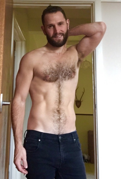 furrytrade:  Follow both of my blogs @ http://furrytrade.tumblr.com/ & http://dirtyrabbithole.tumblr.com