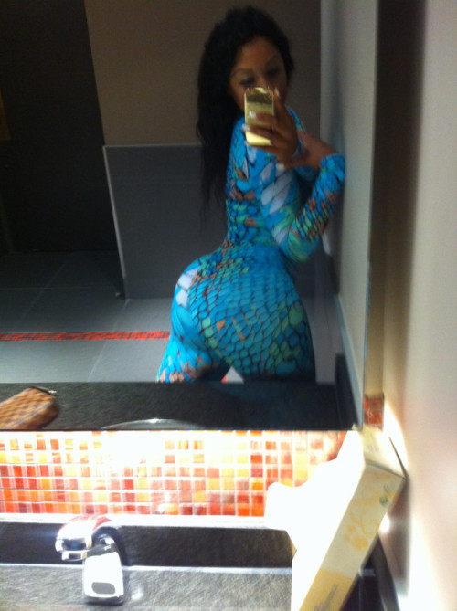 1sograteful:  I do declare I am in LOVE with a NICE ASS 