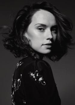 lastjedie:Daisy Ridley photographed by Liz