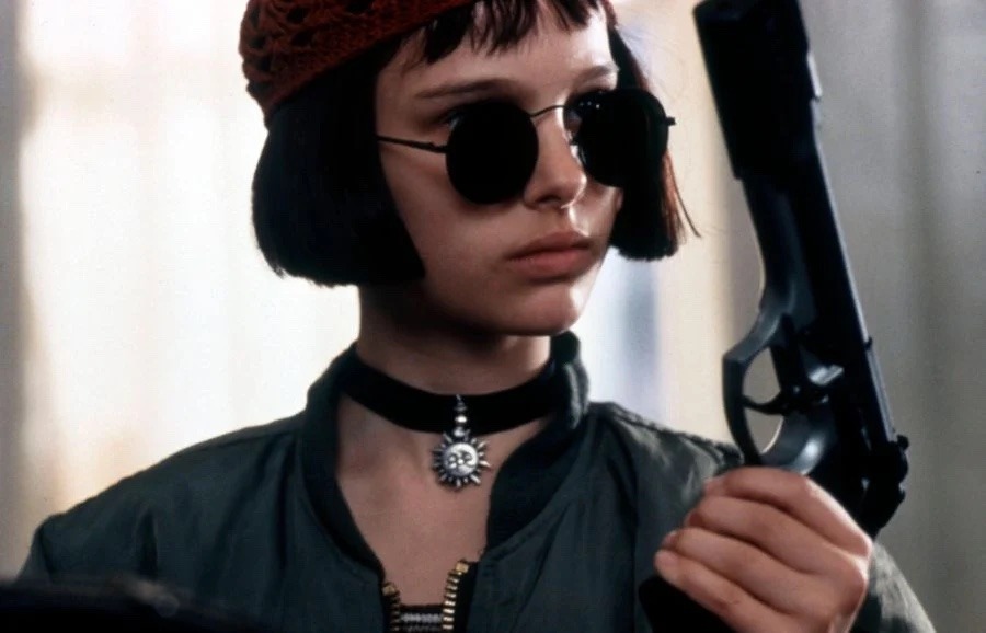 zisuniverse:Jean Reno and young Natalie Portman in Léon the Professional (1994)