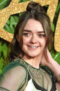 Porn Pics rosalindesantiago:Maisie Williams 