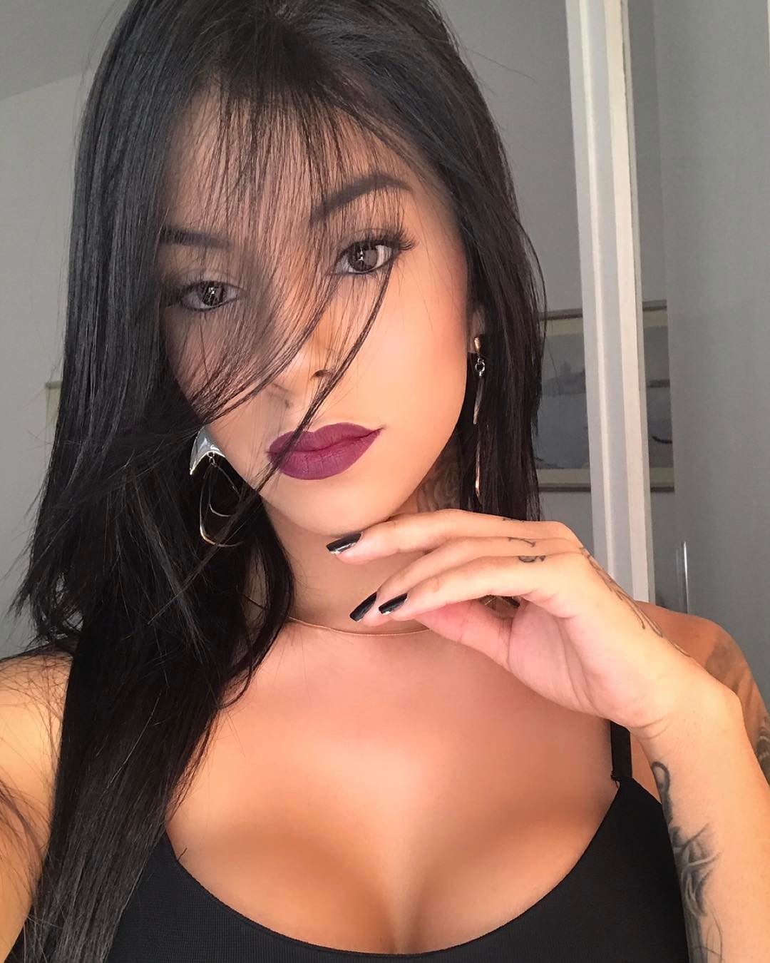 shemaleinfactuation:  Izabelly Marquasine is such a cutie pie with a HUGE COCK 🍆😍