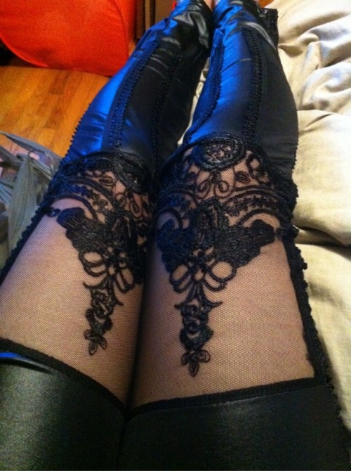 sexyinleather: (via Sexy lace leggings / #stylestalker)