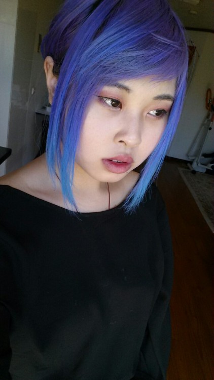 aloe-jelly:  i can finally tie my hair up again ✌