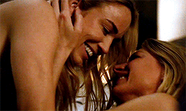 canarygifs:Sara Lance in upcoming episodes of Legends of Tomorrow Season 4