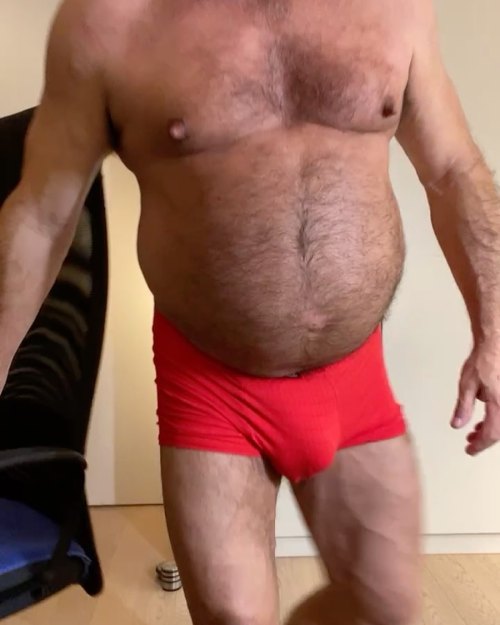 Red #speedo #speedos #speedobear #speedobears #underwearmalemodel #underwearmale #underwearmalefetis