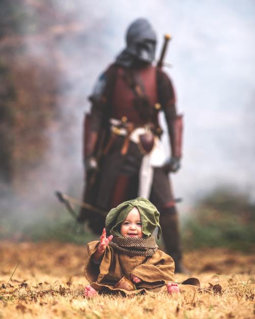 militant-holy-knight:Medieval Mandalorian and Baby Yoda (Sauce: Fell &amp; Fair)