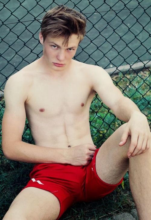 amazingbiboy:  Hotness 