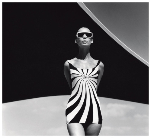 joeinct: modbrother:  Brigitte Bauer, Greece, 1966  Photo by F.C. Gundlach