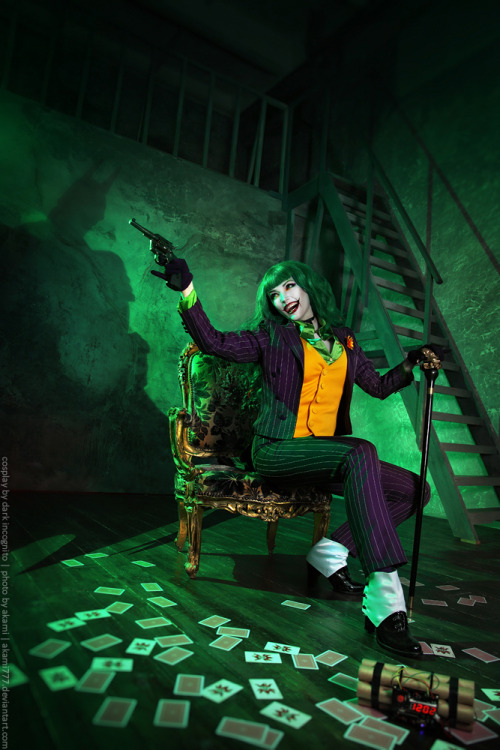 thefingerfuckingfemalefury:jennyrage:thefingerfuckingfemalefury:thegeekcritique:Female Joker Cosplay