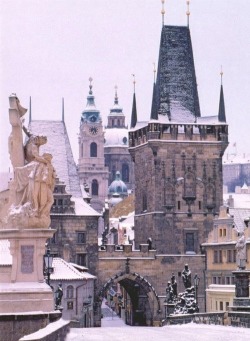 bluepueblo:  Snowy Day, Prague, Czech Republic