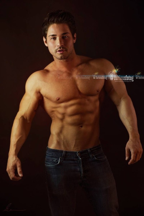 newdaddybear:  I have developed another obsession male physique model Vinny lawdenski 