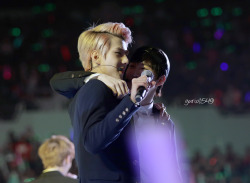 yurio1549:  130825　Kcon　Sehun　Joonmyun