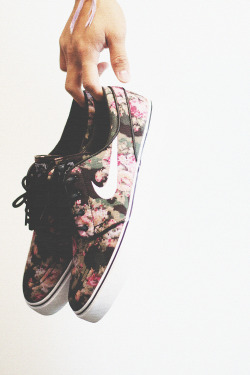 wearevanity:  Digital Floral | WAV