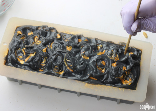 soapqueen:This Gold Mine Cold Process Soap is madewith activated charcoal and King’s Gold Mica to cr