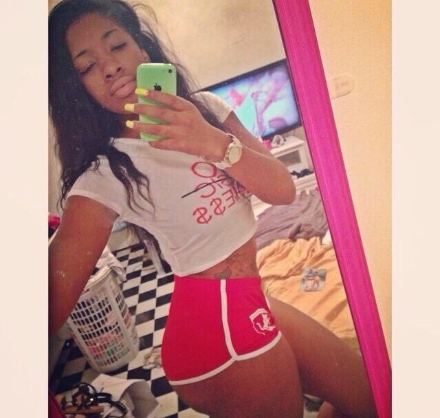 illyspov:  I really, really love a fat Ass lol.  Twitter: @_crystalfineass